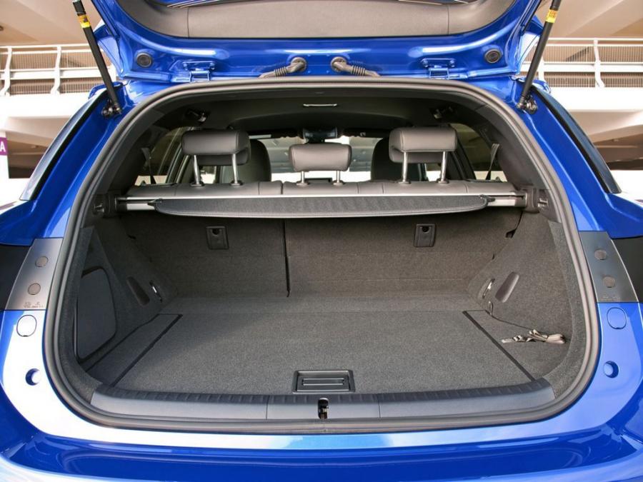  Lexus CT200h F-Sport 2011 года  (UK) (фото 4 из 21)